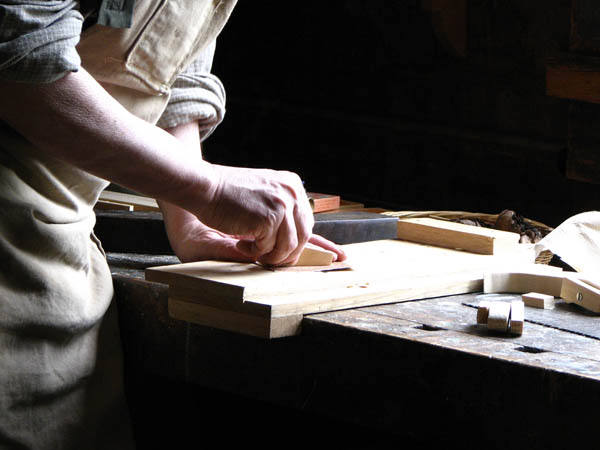 Ofrecemos un servicio de <strong>carpintería  de madera y ebanistería en Mas de Barberans</strong> adaptado a las necesidades del <strong>cliente</strong>.